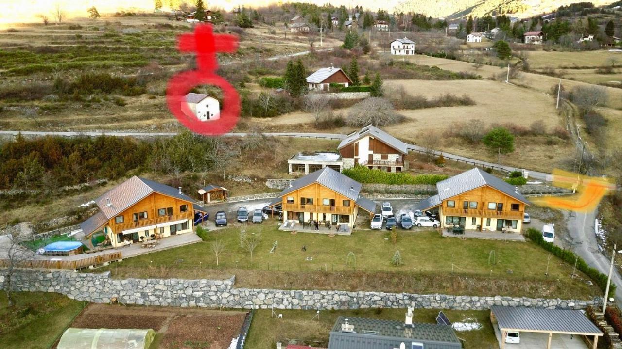 Les Chalets Fleurs De France - Kota Saint-Dalmas エクステリア 写真